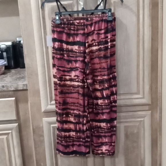 Very Nice Pajama Set (Women's Size Small is the only size that I have!) - Picture 8 of 9